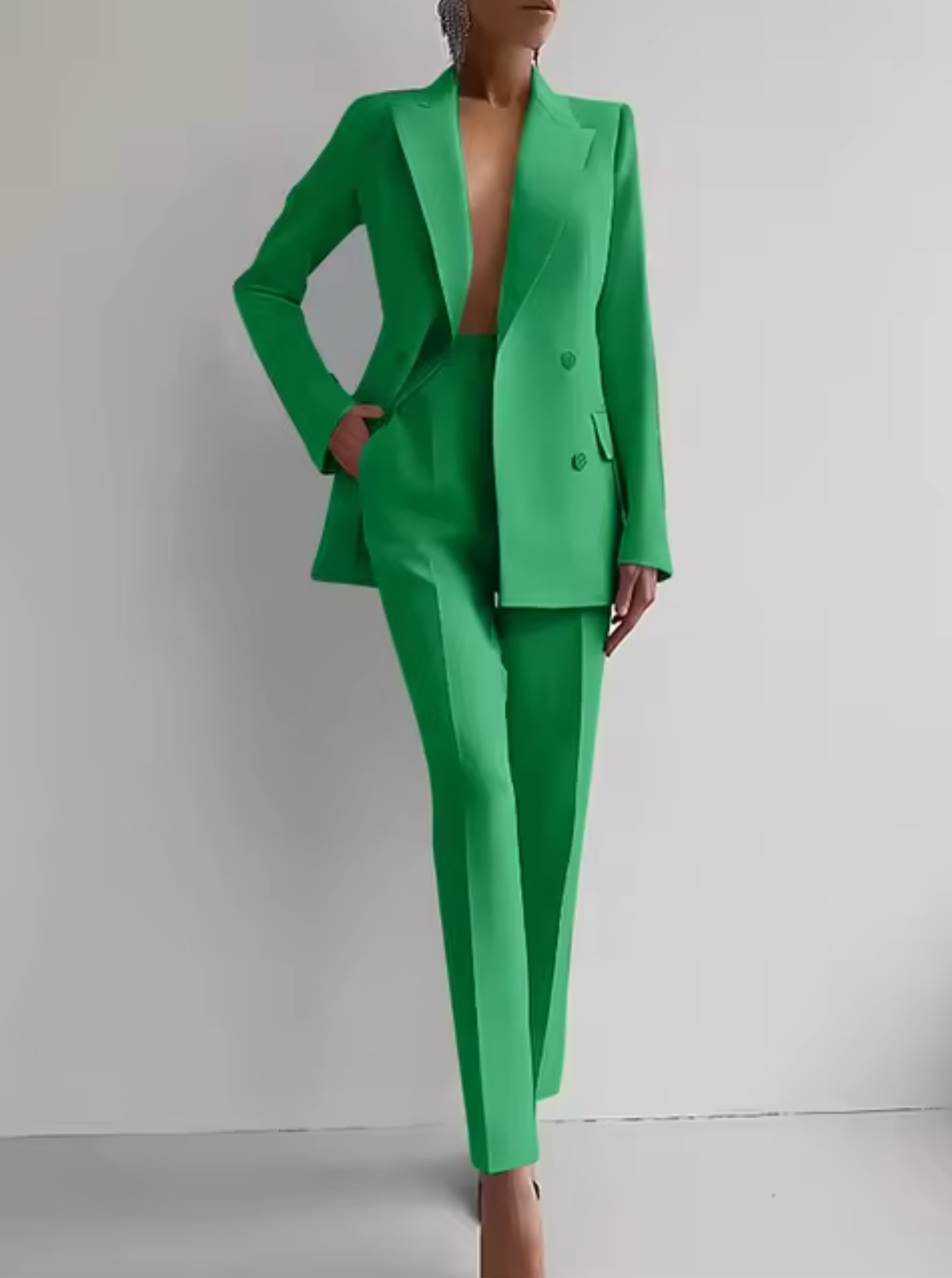 Suze – Set van blazer en stijlvolle geplooide broek