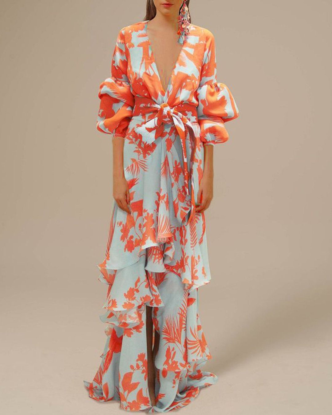 Amanda - Elegante feestjurk van bedrukte chiffon en V-hals