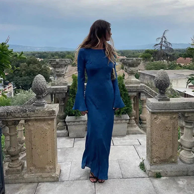 Kendra – Elegante maxi-jurk met lange trompetmouwen
